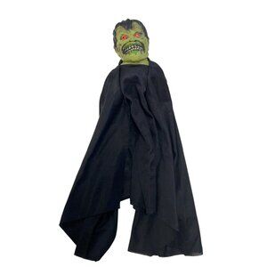 Paper Magic Group Zombie Head Halloween Prop with Red‎ Light Eyes 2002-03